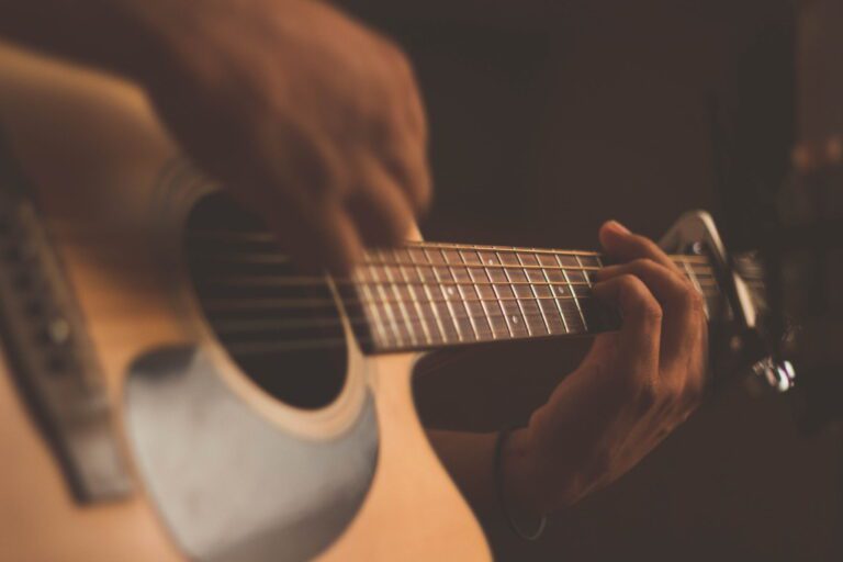 10 Best Budget Acoustic Guitars for Beginners [Reviews & Guide]