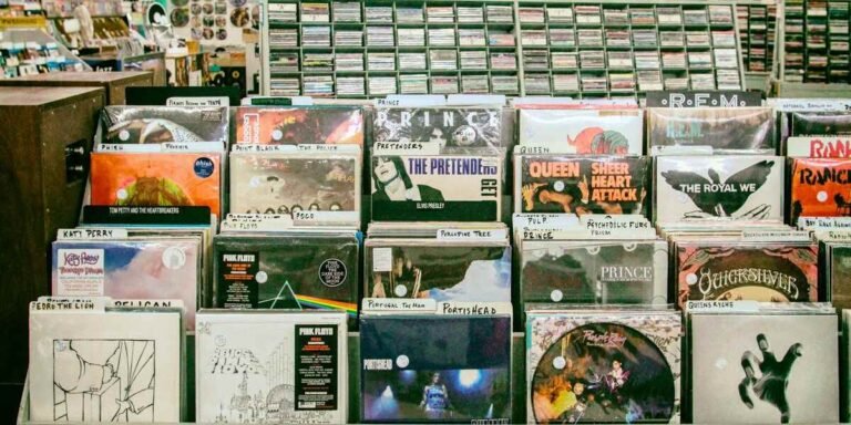 16 EPs that hit No.1 on the Billboard 200