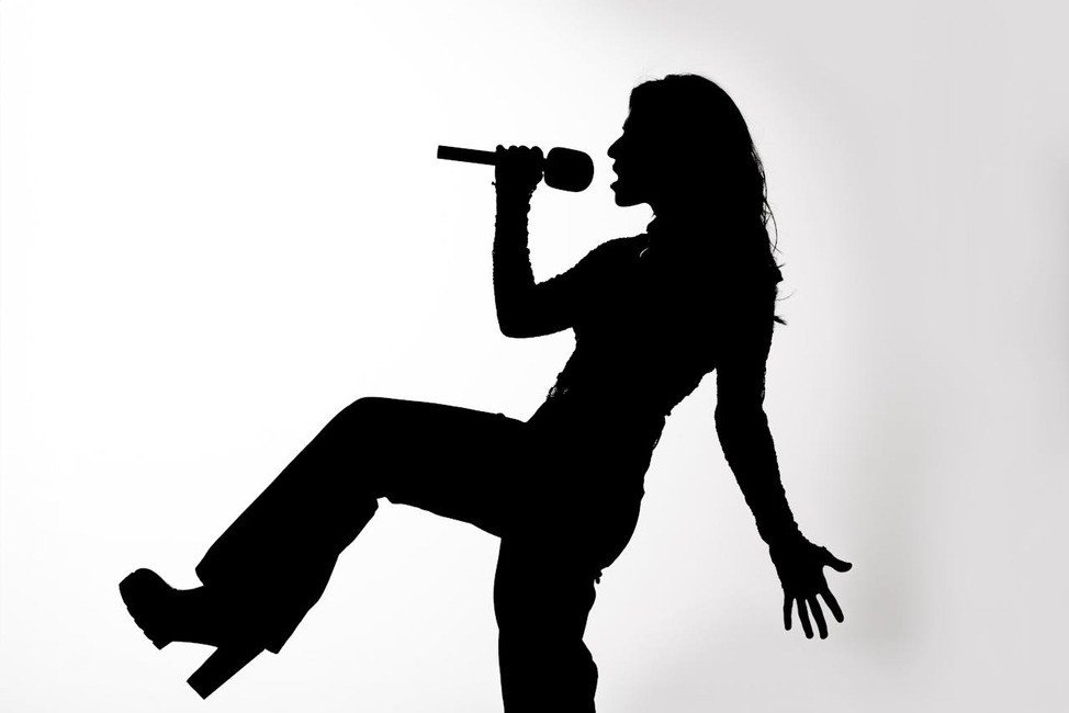 Female artists with over 5 No.1 albums in the US